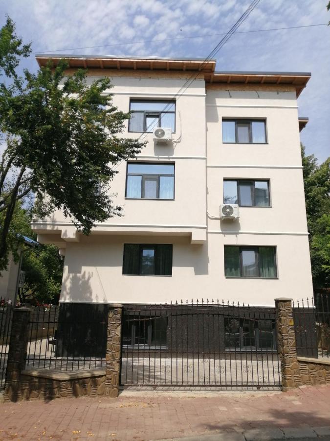 Mathias Luxury Apartments Iasi Exteriör bild