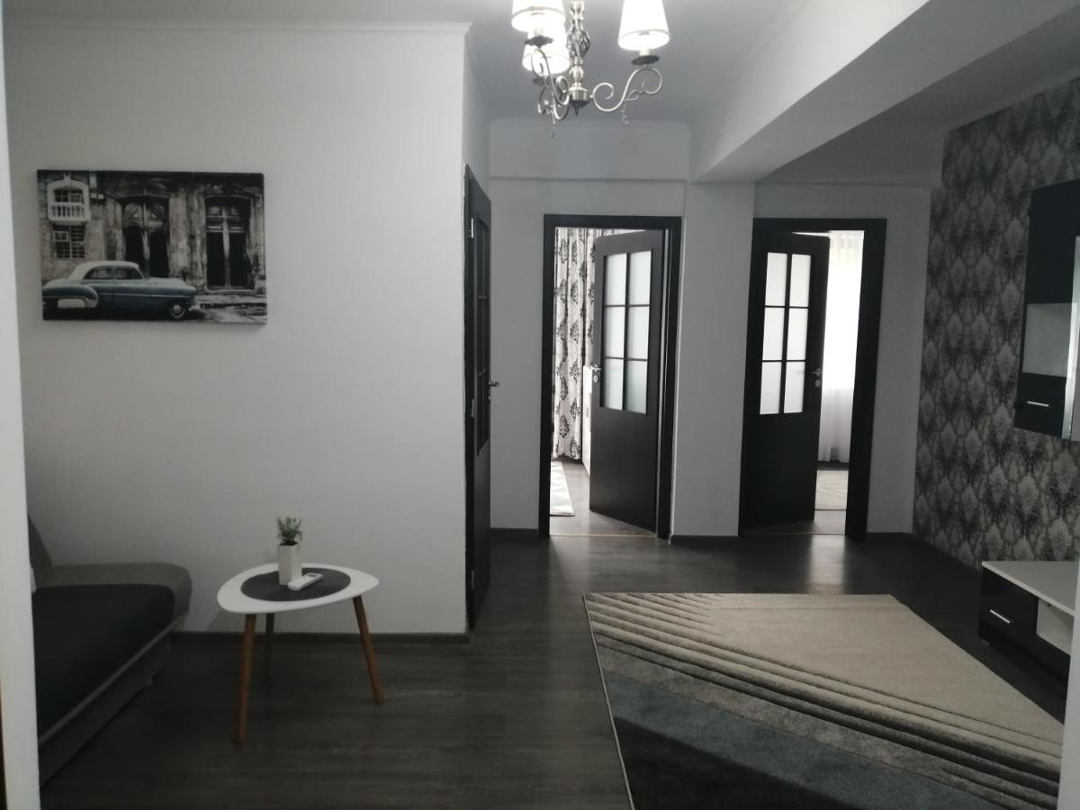 Mathias Luxury Apartments Iasi Exteriör bild